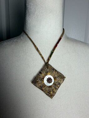 Vintage Chiffon Ribbon Large Gold Tone Filigree Pendant Necklace